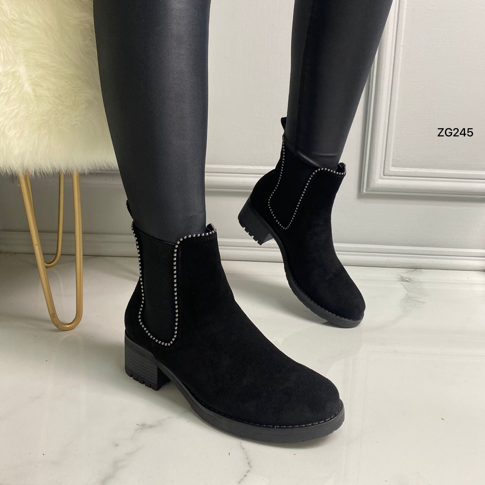 Botin negro apliques plomo tacon 5cm Y2177 C-12